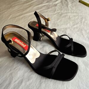 NWOB - Unlisted by Kenneth Cole sz 8 black satin heels vintage style 90s y2k